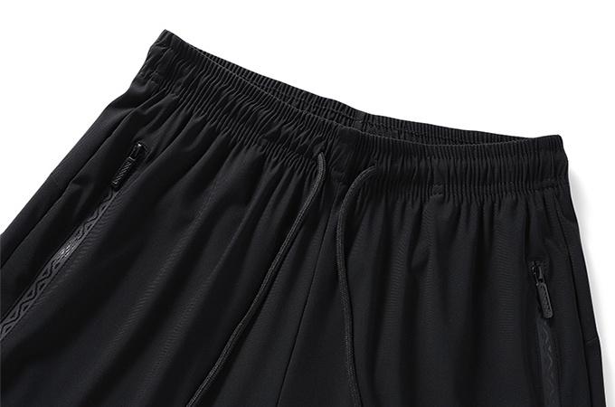 2026 New Men’s Lightweight Stretch Sports Pants, Moisture-Wicking Sweatpants for Fitness and Running, Stylish Versatile Activewear Suitable for Daily Wear and Workouts, Solid Color Minimalist Design