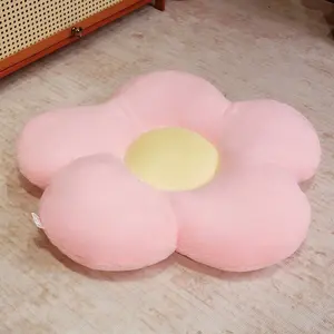 Soft Daisy Plush Pillow Comfortable Floral Decorative Cushion Puffy Petals Suitable for Bed and Sofa Women Design Home Decoration