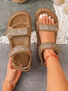 These stylish Summer platform sandals feature adjustable straps, a comfy insole, and a trendy, versatile design for casual everyday wear.