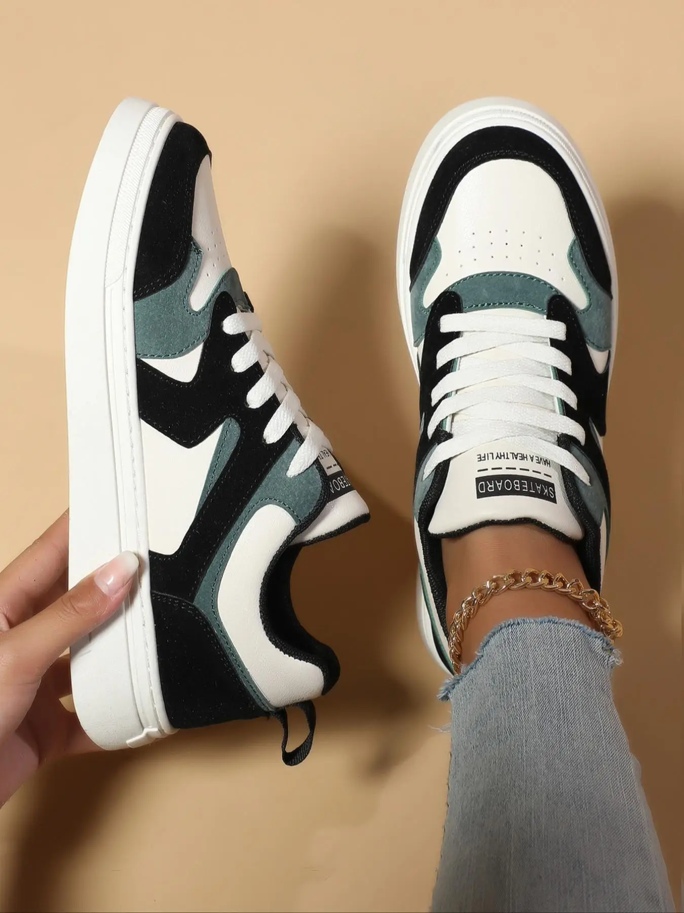 Women's Colorblock Patchwork Low Top Sneakers for Spring, Casual Lace up Round Toe Comfortable Shoes for Daily Wear, Preppy Skate Shoes