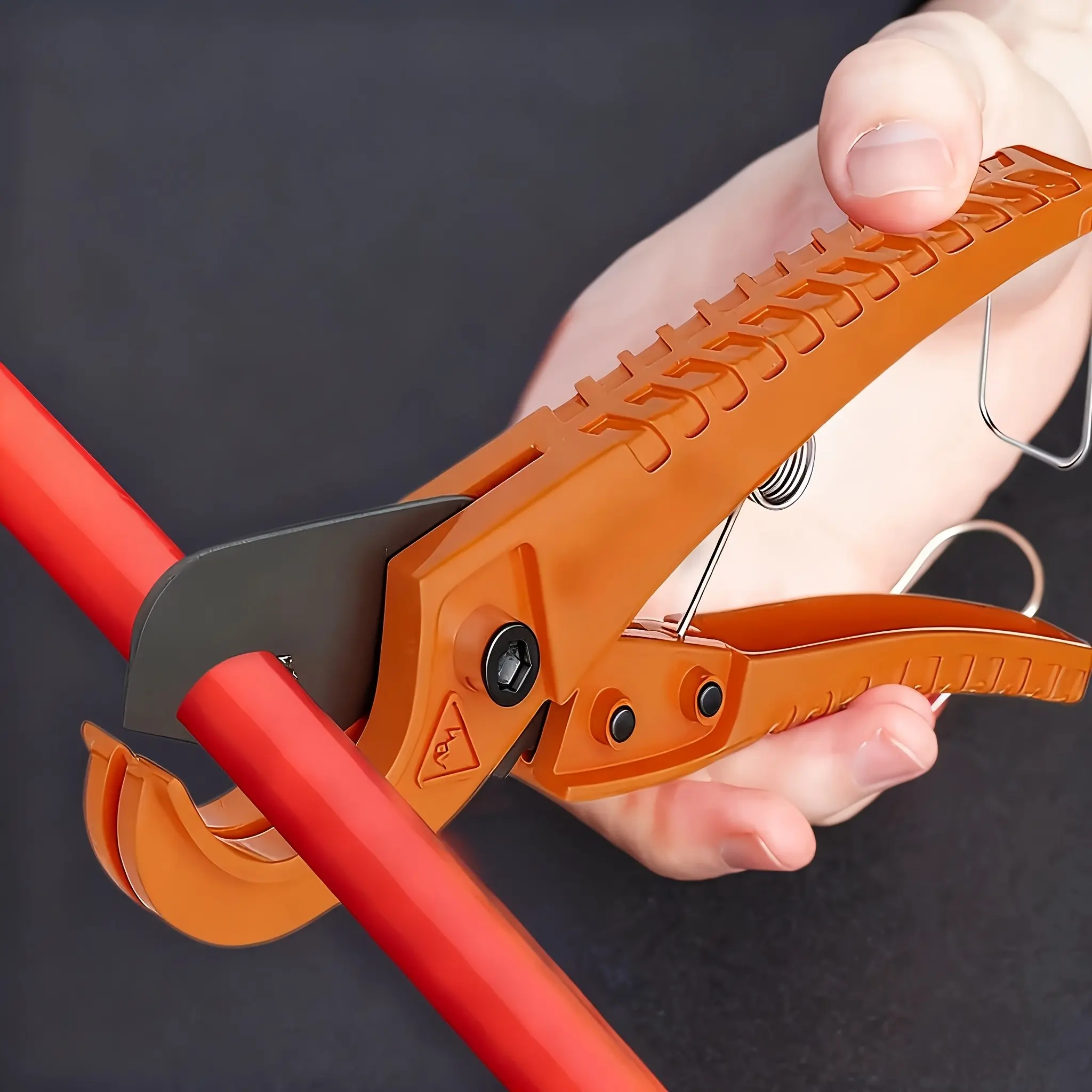 Ratchet Pipe Cutter for PVC/pex Pipes, Heavy Duty Durable Plastic Body with Adjustable Tension Device, Metal Clasp, 0-32mm Cutting Tool, Ratcheting Tubing Cutter, Cutting Capacity