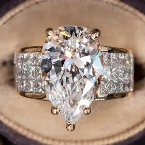 Exquisite 18K Golden Plated Ring Inlaid Large Shining Zirconia Elegant Jewelry For Engagement Wedding Scenes Evening Party Decor