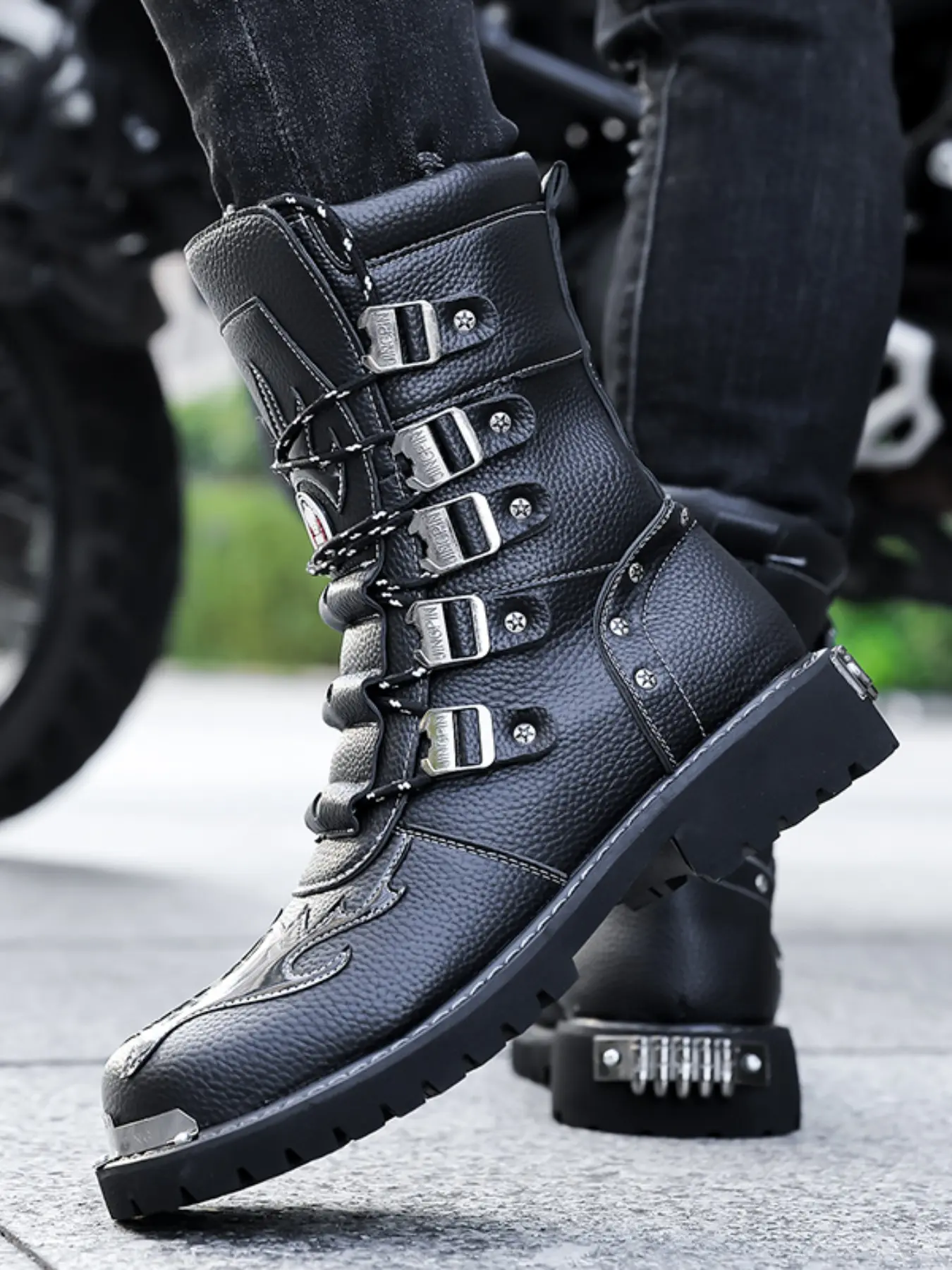 Men's New Original Punk Motorcycle Boots, Closed Heavy Metal Rivet Patchwork Crinkle Street Style Thick Sole Trendy Patchwork Design Boots Footwear Shoe