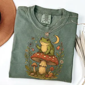 Comfort Colors Vintage Cottagecore Frog Mushroom T-shirt, Toadstool Moon Forest Shirt, Whimsical Nature Graphic, Boho Animal T-shirt Gift For Her