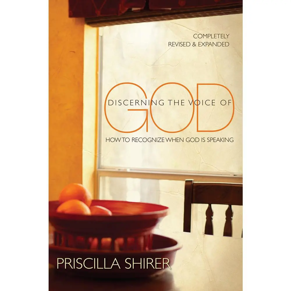 USED Book - Discerning the Voice of God: How to Recognize When God Is Speaking by Shirer, Priscilla (Paperback) - english