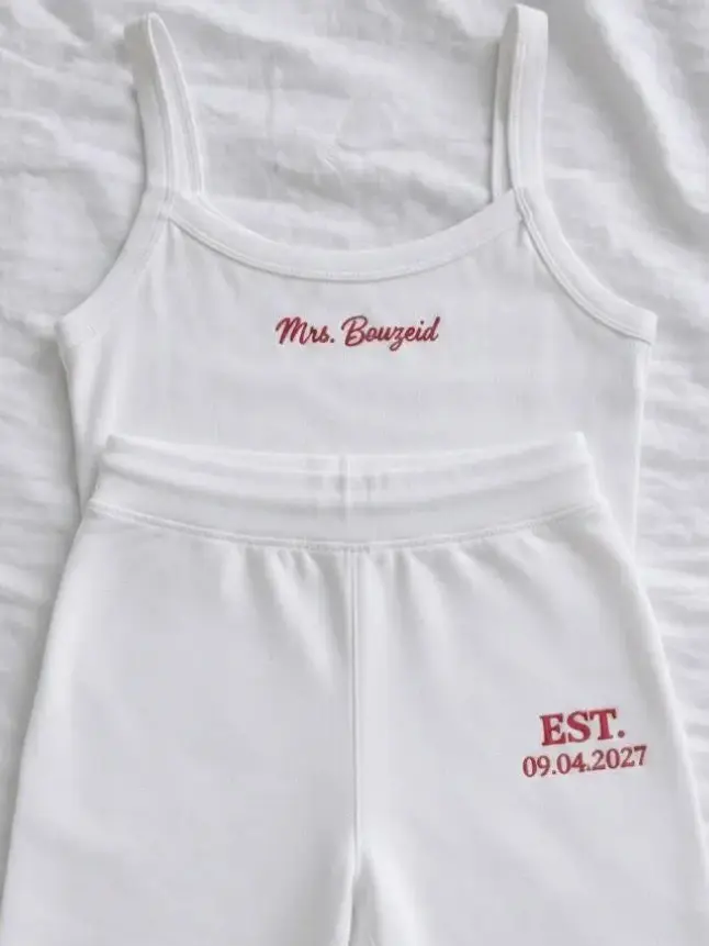 Embroidered Bride Lounge Set – Personalized “Mrs” Pajamas, Wedding Morning Outfit