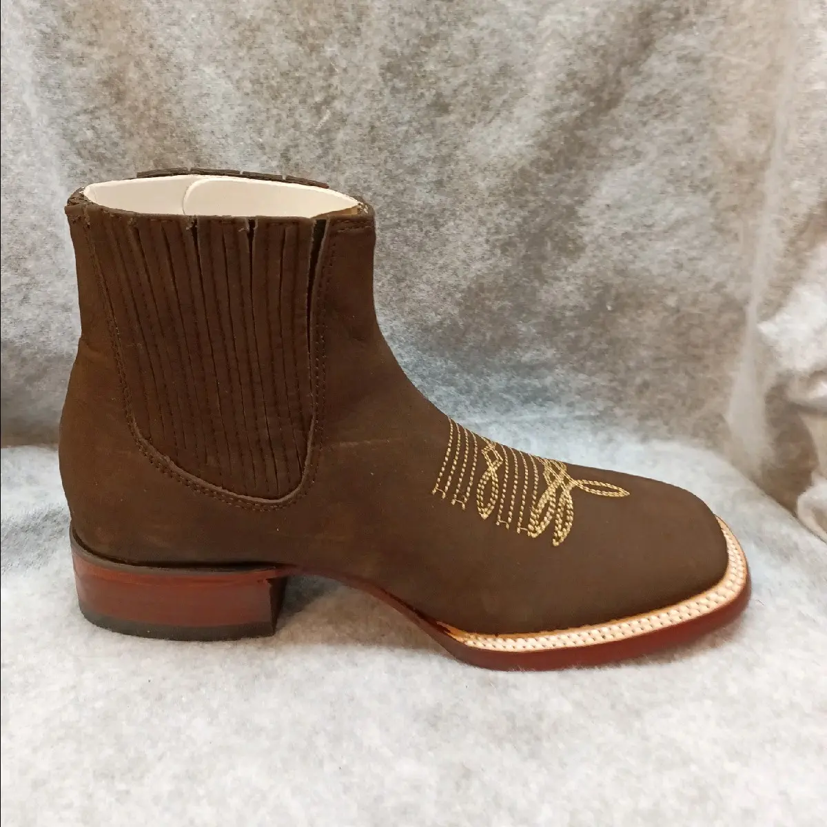 Los Angeles Boots Ankle Boots Leather Nobuck Brown color. Leather Sole