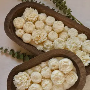 UNIQUE FLOWER BED SOY CANDLE