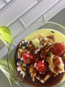 Strawberry Waffle Candle with Fruity Scent for Cozy Atmosphere in Bedrooms & Living Rooms Perfect for Fruity Freshness