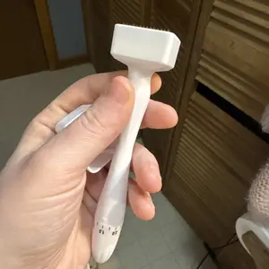 UrbanFit Titanium Derma Stamp - 0.25mm Tool for Skin Care - Ergonomic Handle & Premium Quality Materials - Portable & Friendly for Beginners - White