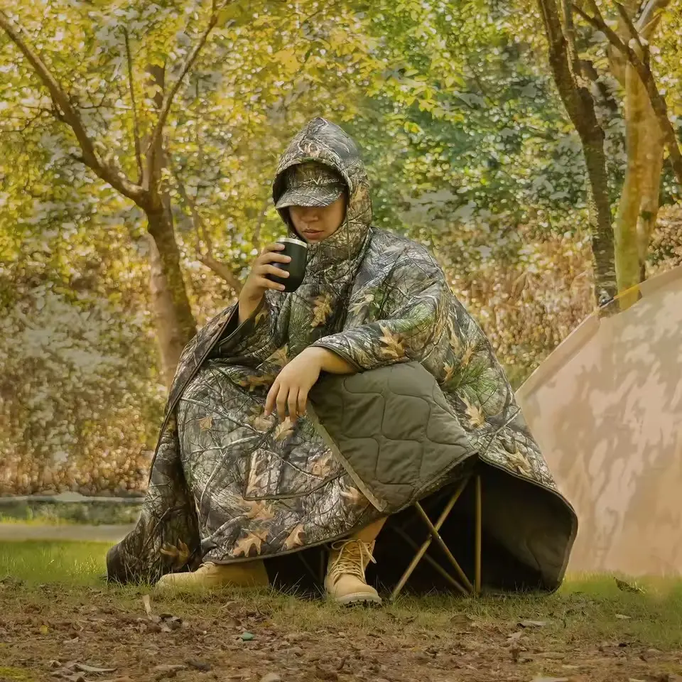 Outdoor warm sleeping bags, cape-style sleeping bags, portable mountaineering, camping and camping emergency sleeping bags, suitable for outdoor, camping, hiking, hunting and survival emergency sleeping bags