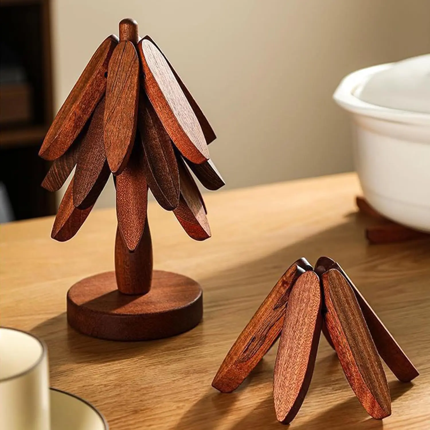 Handmade Christmas Tree Pattern Placemats & Coasters Set - 4 Compact Foldable Wooden Tableware Mats with Stand, Heat-Safe Heat-Resistant for Hot Dishes, Pots, Nordic Kitchen Accessory, Sturdy, Heat-Safe Placemats & Coasters