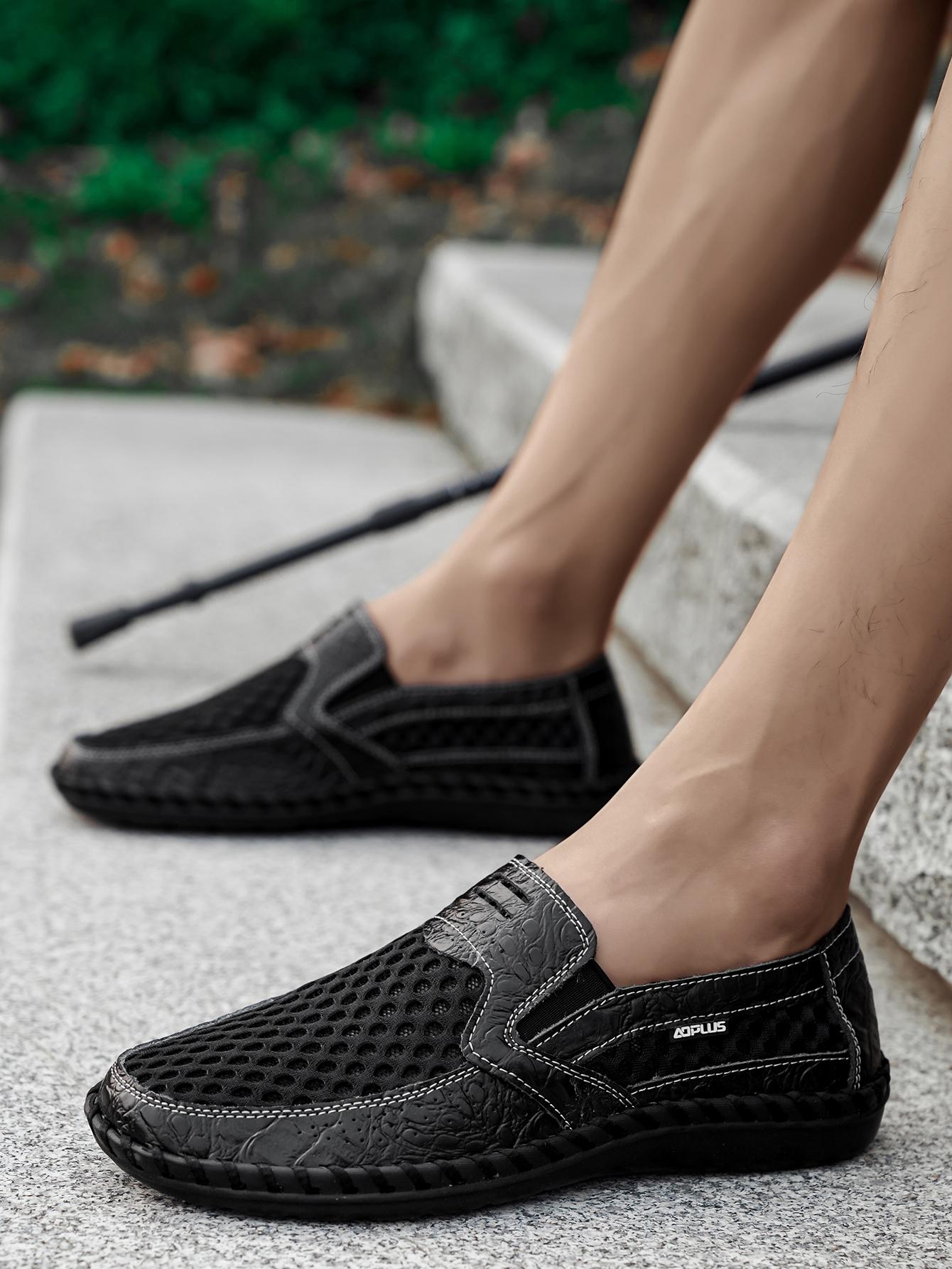 Boss Loafers with Secret Comfort​| Croc-print luxury with hidden airflow 3D mesh.3-second slip-on.Your stealth upgrade from meetings to private time