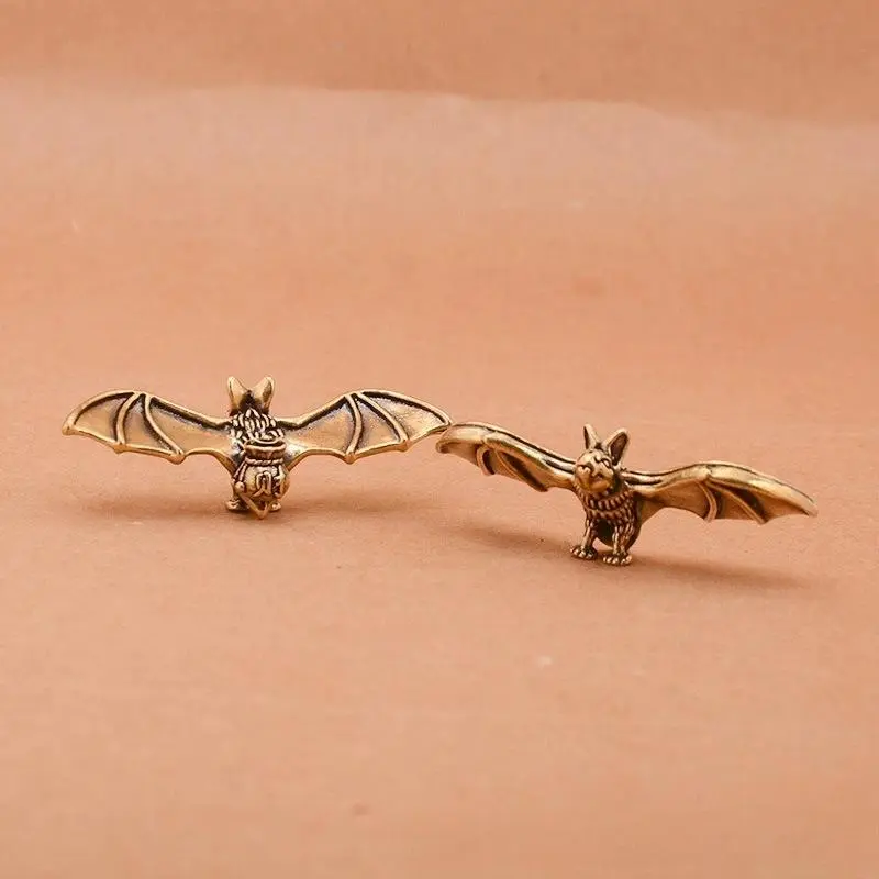 1-Piece Antique Bronze Metal Bat Statue, Small Solid Copper Mountain Bat Minifigure, Handmade Decorative Home Ornament Brass Craft, Sculpture