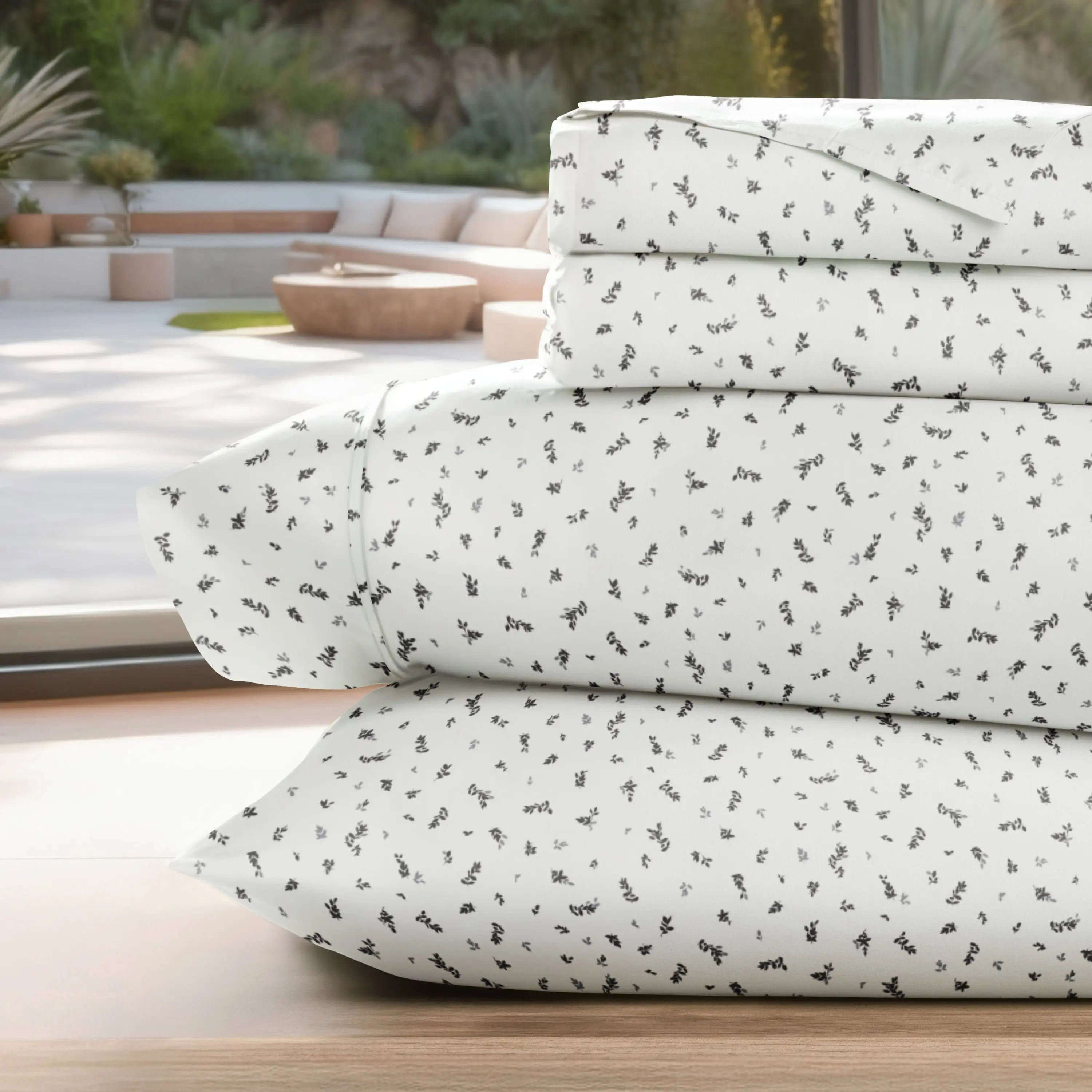 Spotted Leaves Pattern 4-Piece Sheet Set Spotted Leaves Pattern 4-Piece Sheet Set