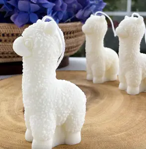 Alpaca/Llama Candle - Cute Animal Candle for Home Decor and Baby Shower Gift-Fluffy Room Scent Vanilla soy wax gift Freshener Decoration Aroma Scented