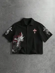 Unisex Black Gothic Cross Print Cropped Short Sleeve Shirt | Y2K Dark Streetwear Casual Top