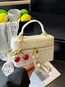 Christmas gift! Clear layering, retro fashion splicing small square bag, woven handle and three-dimensional cherry pendant, niche design with textured crossbody bag, handbag, Cherry decorated handbag, suitable for parties and other occasions
