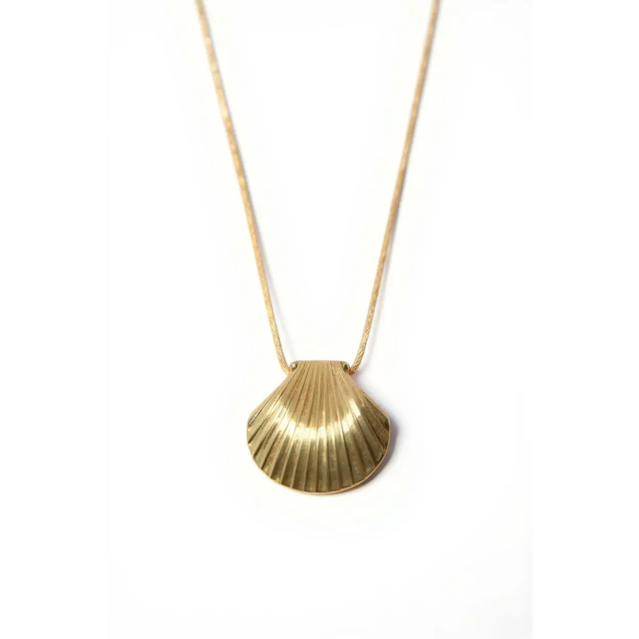 Shell Pendant Necklace