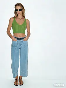 Minimalist Casual Sleeveless Cable Knit Short Tank Top, Sleeveless Knit Camisole， V-Neck Crop Top, Summer Vacation Academy Style Top, Women's Fashion 2026，Minimalist Casual，Coastal Grandma, Preppy Soft Feminine style