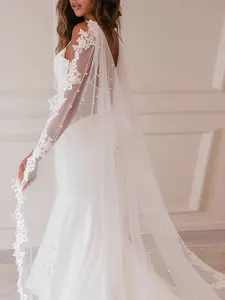 Elegant Lace Shawl Wrap with Faux Artificial Pearls, High-Quality Bridal Accessory for Wedding Dresses, Stylish and Luxurious Design