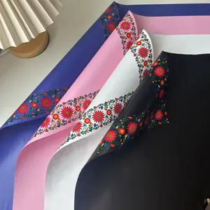 Floral wrapping paper floral border