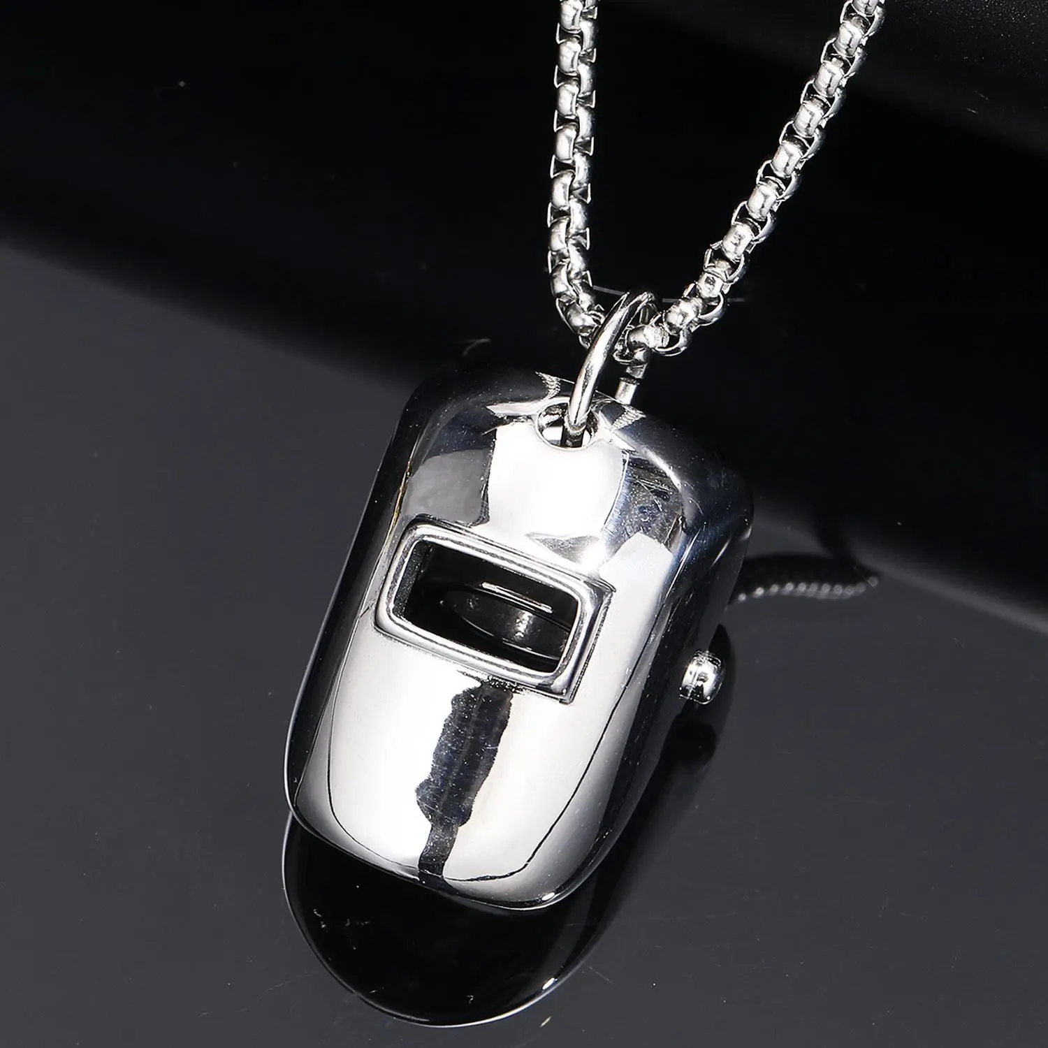 GGIRL Mysterious Hip-Hop Simple Fashion Welder Mask Necklace, Hanging Jewelry for Men and Women,Ideal BIrthday&Holloween&Daily Gift Fot Boyfirend
