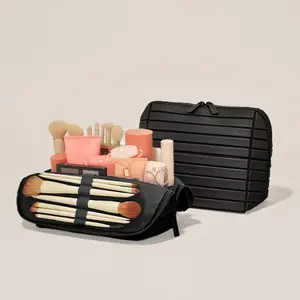 Foldable waterproof toiletry bag; new fashionable plaid travel makeup bag; large-capacity convenient organizer with separate compartments; suitable for women; includes a makeup pouch and skincare storage bag; ethyl travel makeup organizer box; stylish des