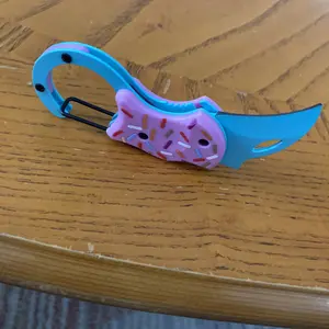 Pink Pocket Knife for Women Men,Cool Folding Knife Box Cutter，Mini EDC Toy Knives for Everyday Carry,Folding Utility Knife with Unique Donut Design,Ideal Gifts for Men and Women Small Box Cutter