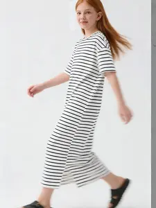 Girls' Loose Striped Long Dress, Drop Shoulder Short Sleeve Round Neck T-Shirt Dress, Perfect for Beach Picnic Streetwear