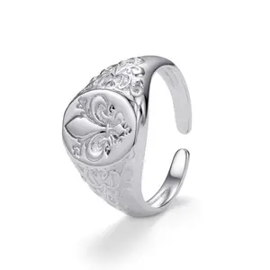 Regal Fleur Signet Silver Ring