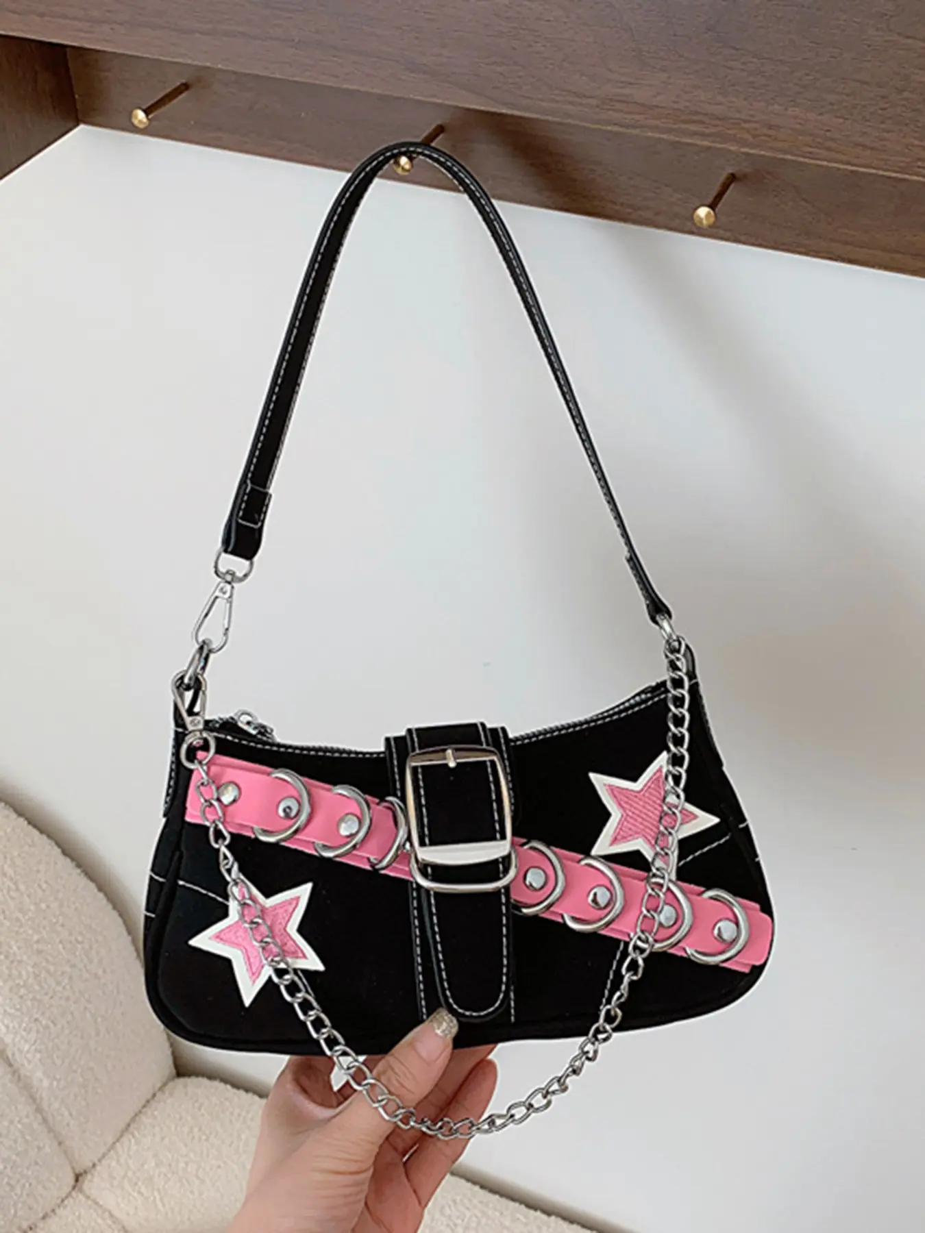 Personalized niche star underarm bag, solid color trend design, crescent shaped handbag Y2K chain bag, multifunctional shoulder bag, Crossbody Clutch, Handbag Shoulder Purse, Chic Chain Crossbody, Chain Handbags, suitable for shopping, dating, parties