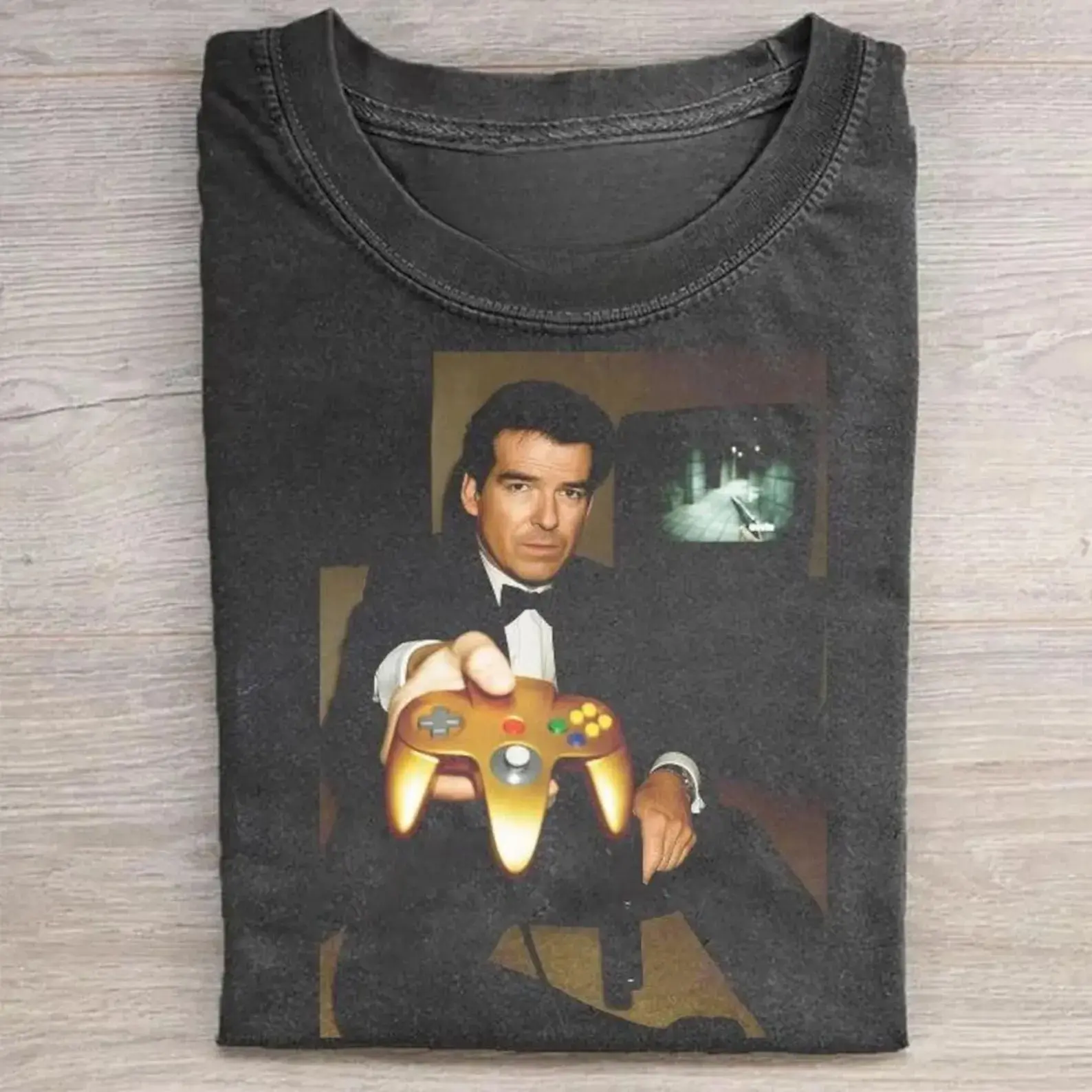 Women's Short-Sleeve Casual Cotton T-Shirt, Pierce Brosnan 007 GoldenEye N64 Controller Graphic Top