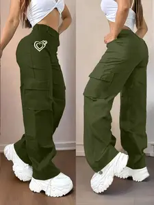 Women's casual cargo pants – Womenswear medium stretch, high-waisted design with practical pockets.