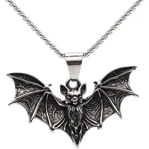 Bat Necklace for Men Women Stainless Steel Vintage Silver Gothic Trendy Lightweight Fashion Goth Cool Hippie Black Bat Pendant Necklace For Man Teen Boys T-shirt Hypoallergenic Non Tarnish Jewelry Gift Halloween Costume Outfitan