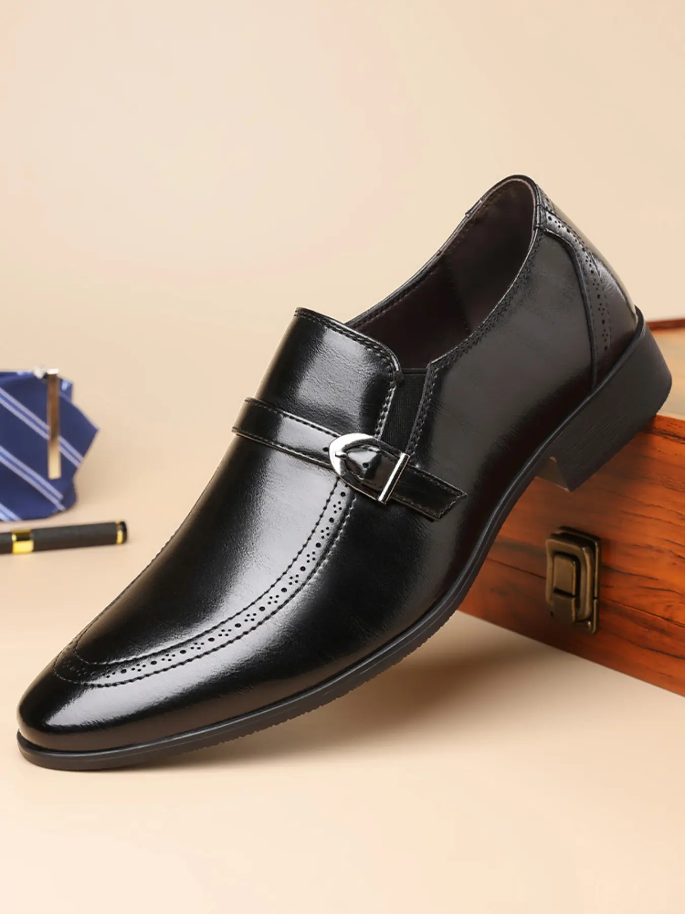 New Men's Shiny Business Leather Shoes, Metal Buckle Elegant Gentleman Shoes, One-Click Formal Wedding Shoes, Casual Work Office Party Meeting Wear