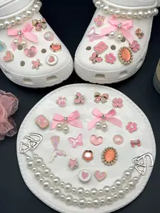 19-Piece Sweet Kawaii Cute Hole Shoe Clip Set, Bow Mermaid Tail Pearl Chain Decorations, Trendy Hole Shoes Footwear Accessories