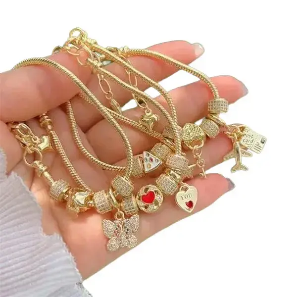 Copper 18K Gold Plated Heart Shape Bracelets with Letter Plating Elegant Personalized Jewelry Gift for Any Occasion