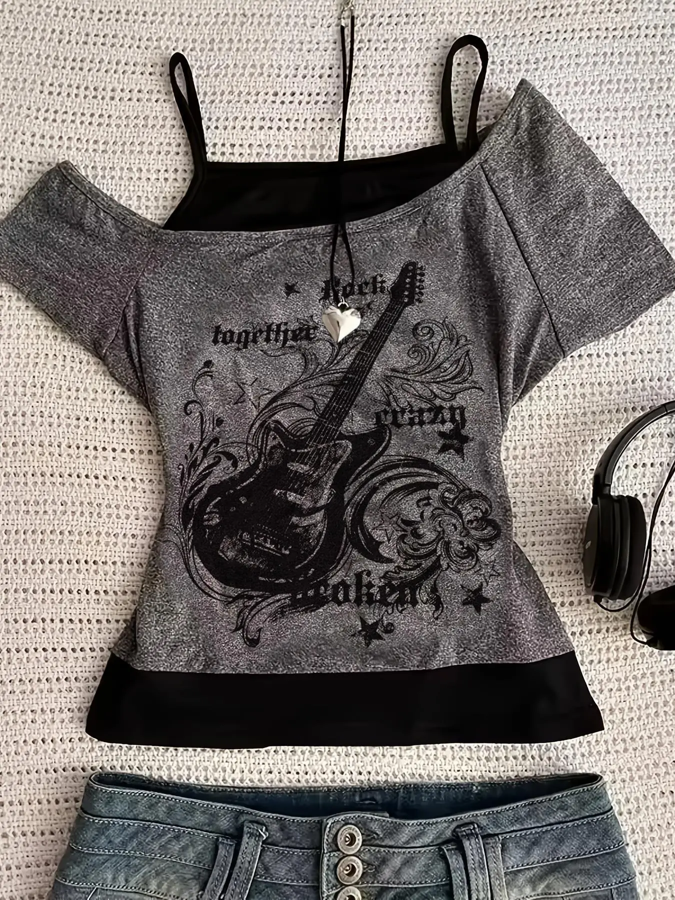 Women's Vintage Gothic Punk Print Short Sleeve Halter Top, Soft Streetwear Shirt, Guitar Design, All Season Everyday Casual Wear