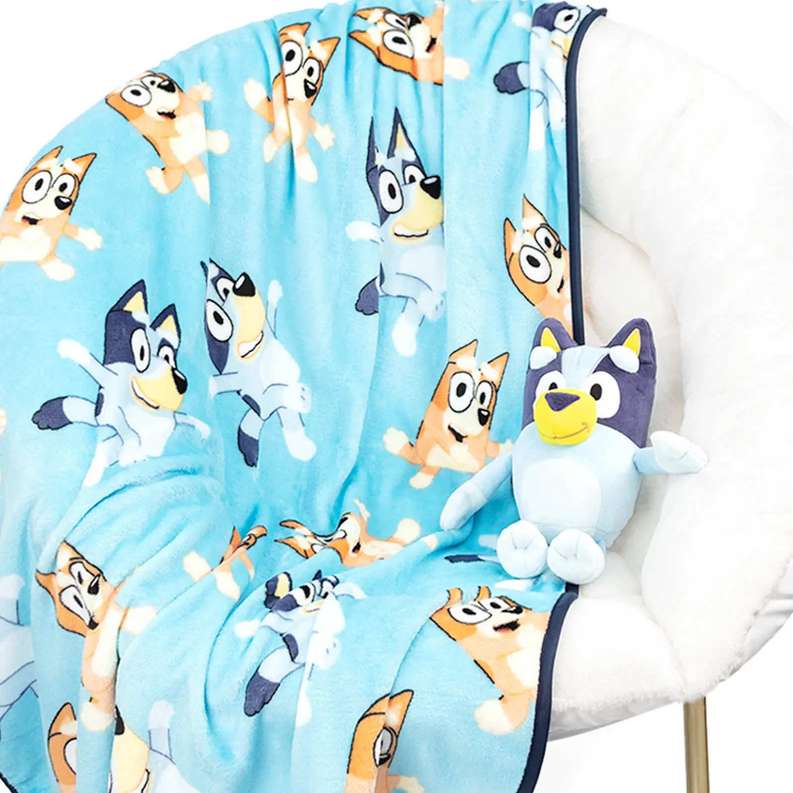Jay Franco Bluey Dance Party Bedding Set - 40x50 Cozy, Soft Warm Printed Bed Blanket & Pillow Buddy, Ideal Blanket Gift, Cozy Blanket