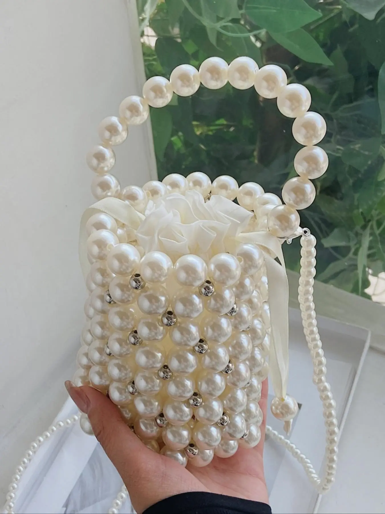 Pearl handbag, Beaded Purse, Fashionable evening bag, Elegant fashion handbag, personalized, niche design, simple style single shoulder crossbody bag, can accommodate lipstick and keys, suitable for dinners and parties, Fashion Bags, Evening Handbags