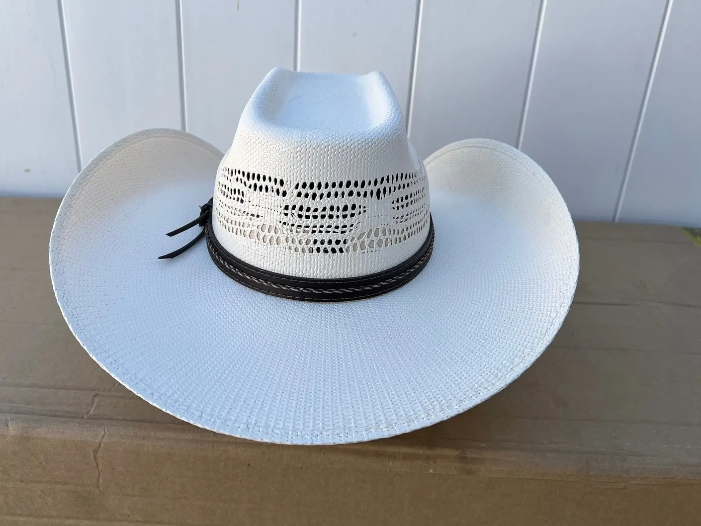Men's Western Cowboy Hat: 4-Inch Brim