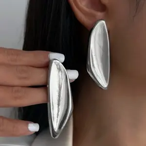 Minimalist Geometric Metal Earrings in Gold & Silver Tones Vintage-Style Chunky Costume Jewelry Non-Precious Perfect for Women's Daily Outfit Matching