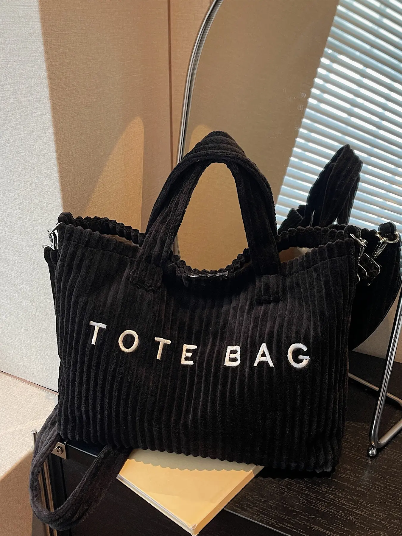 Autumn Winter New Large Capacity Letter Design Minimalist Corduroy Tote Bag, Daily Commuting Bags, Simple Versatile Handbag for Work and Daily Use, Everyday Tote Bag, Minimalist Casual Bag