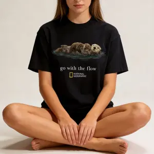 National Geographic Unisex Short-Sleeve Round-Neck T-Shirt - Soft, Lightweight, Trendy Summer Casual Sports Top, Sporty Everyday Statement Wear for Men, Women, Shortsleeve
