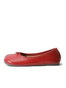 Women Fashion Split Toe Loafers Faux Leather Comfortable Flats for Everyday Wear Shopping Gatherings