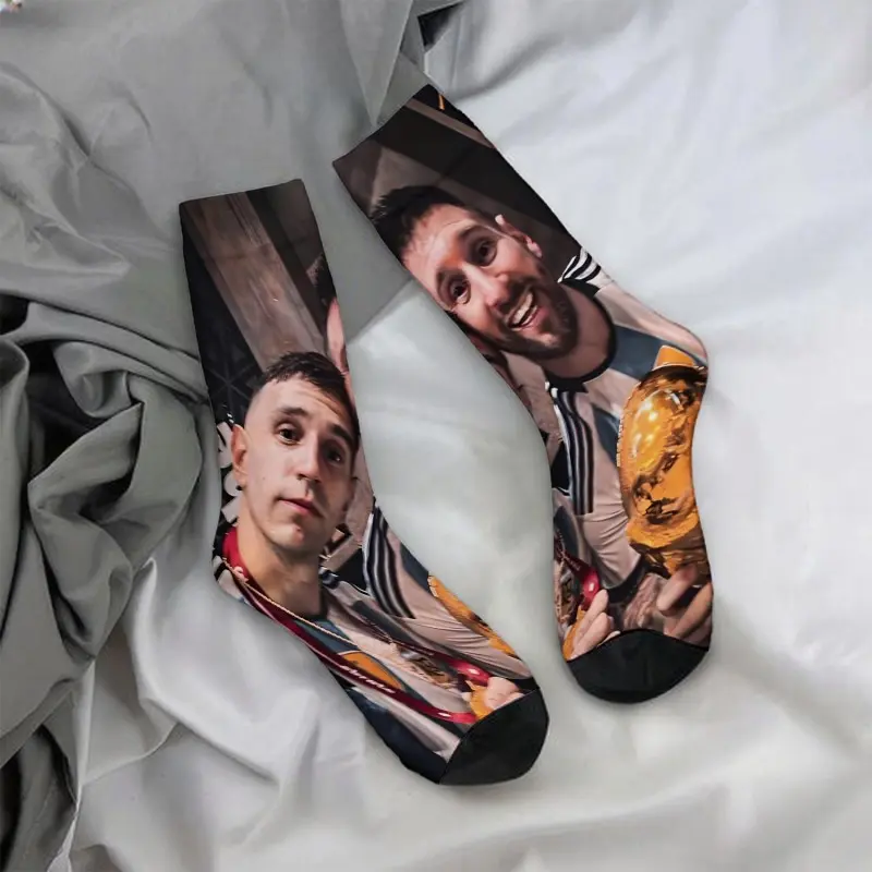 Argentina jersey, Messi and teammates holding the trophy; mid-calf socks, casual, soft, and comfortable – a must-have for autumn and winter.