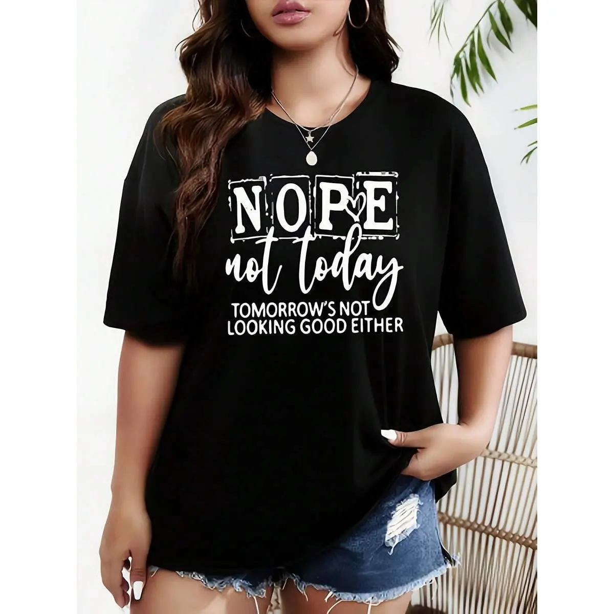 Women's Plus Size Oversized Graphic Lady T-Shirt - 100% Cotton Breathable Streetwear Top, Loose-Fit Crewneck Short-Sleeve Piece, Tshirt, Round Neck, Shortsleeve, Casual, Breathable Fabric, Graphic Print