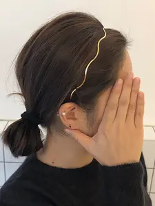 Simple Wave Curve Metal Hairband, Versatile Outdoor Use, Anti-Slip Hair Tie, Sweet Headband for Washing Face, Spa Styling, Elegant Design