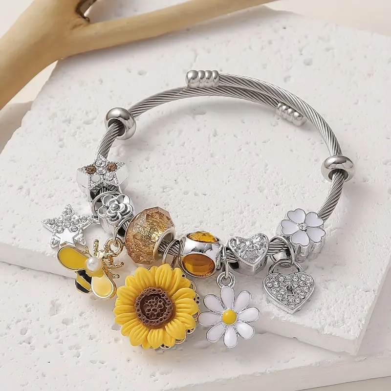 #Silver sunflower bracelet!#Bee charm luxury#925 party jewelry#Floral bee bangle#"925 Sterling Silver Sunflower & Bee Bracelet - Elegant Floral Charm Bangle for Women, Perfect for Parties & Everyday Luxury"